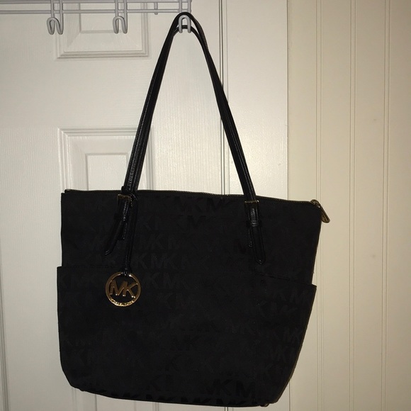 Michael Kors bag - Picture 1 of 4